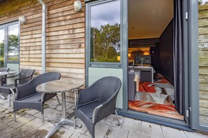 Caja de seguridad en la habitación, escritorio y cortinas blackout 