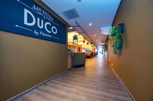 Se sirven desayunos, almuerzos y cenas; cocina internacional