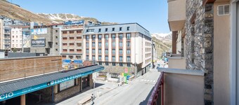 Apartamentos Pie de Pistas Mikka.