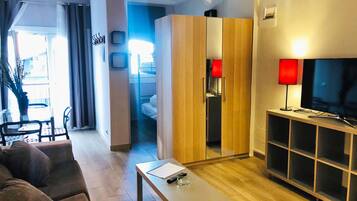 Basic Studio Apartment 4 people | Living room | TV