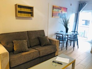 Basic Studio Apartment 4 people | Living room | TV