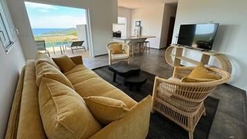 Villa Suvaru 4-6 person | Premium bedding, in-room safe, individually decorated