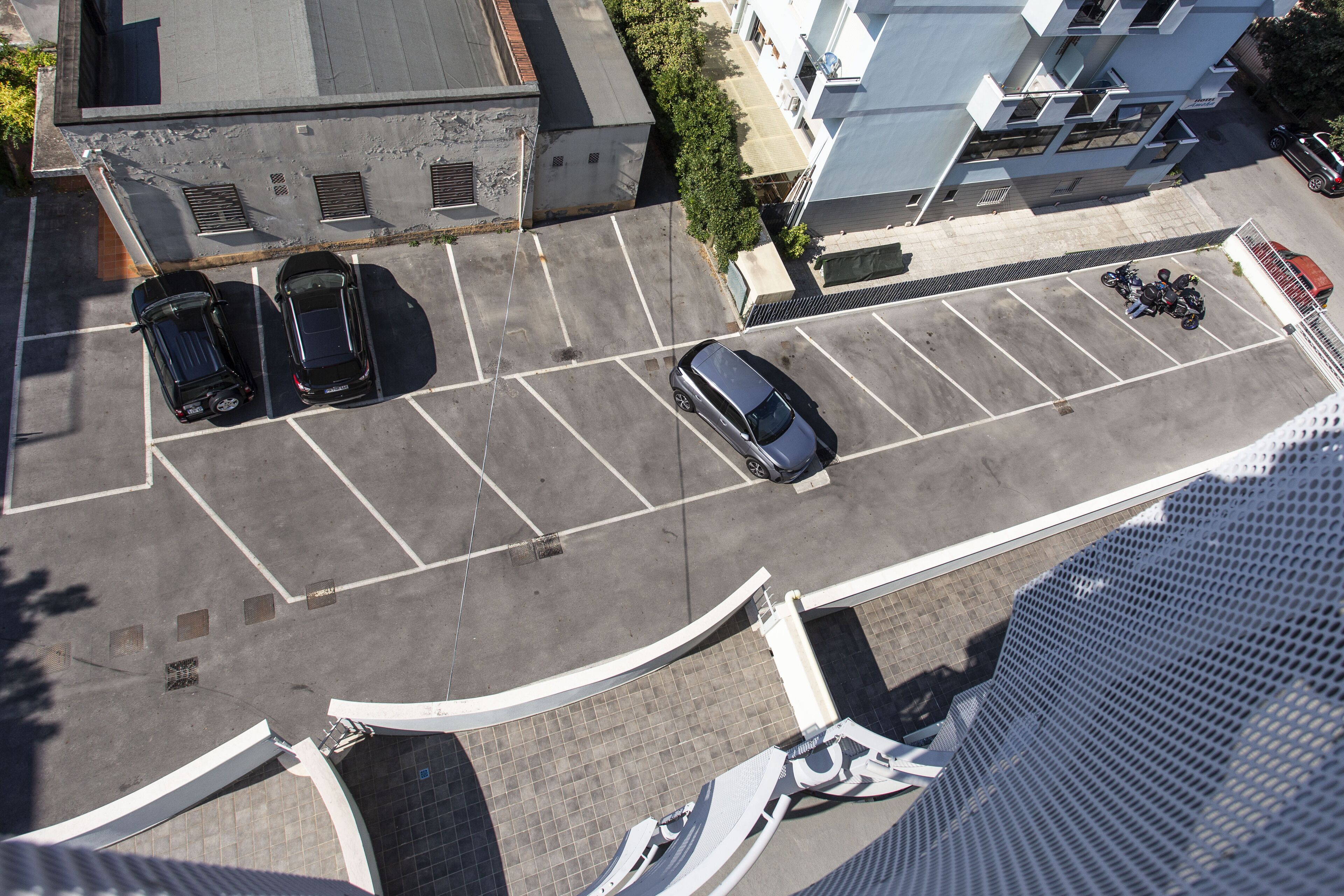 self-parking (surcharge) 12 per day