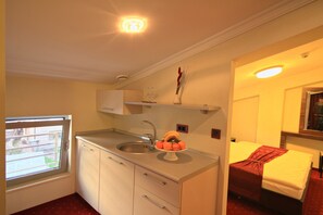 Deluxe Suite | Private kitchenette