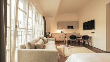 Egyptian cotton sheets, premium bedding, Select Comfort beds, minibar