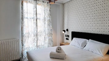 Economy tweepersoonskamer | Hypoallergeen beddengoed, donzen dekbedden, bedden met traagschuimmatras