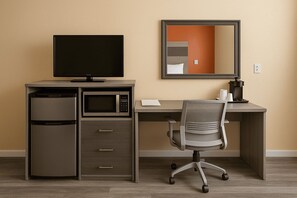 Hochwertige Bettwaren, Schreibtisch, schallisolierte Zimmer