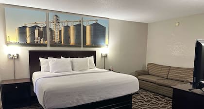 Days Inn & Suites by Wyndham Casey