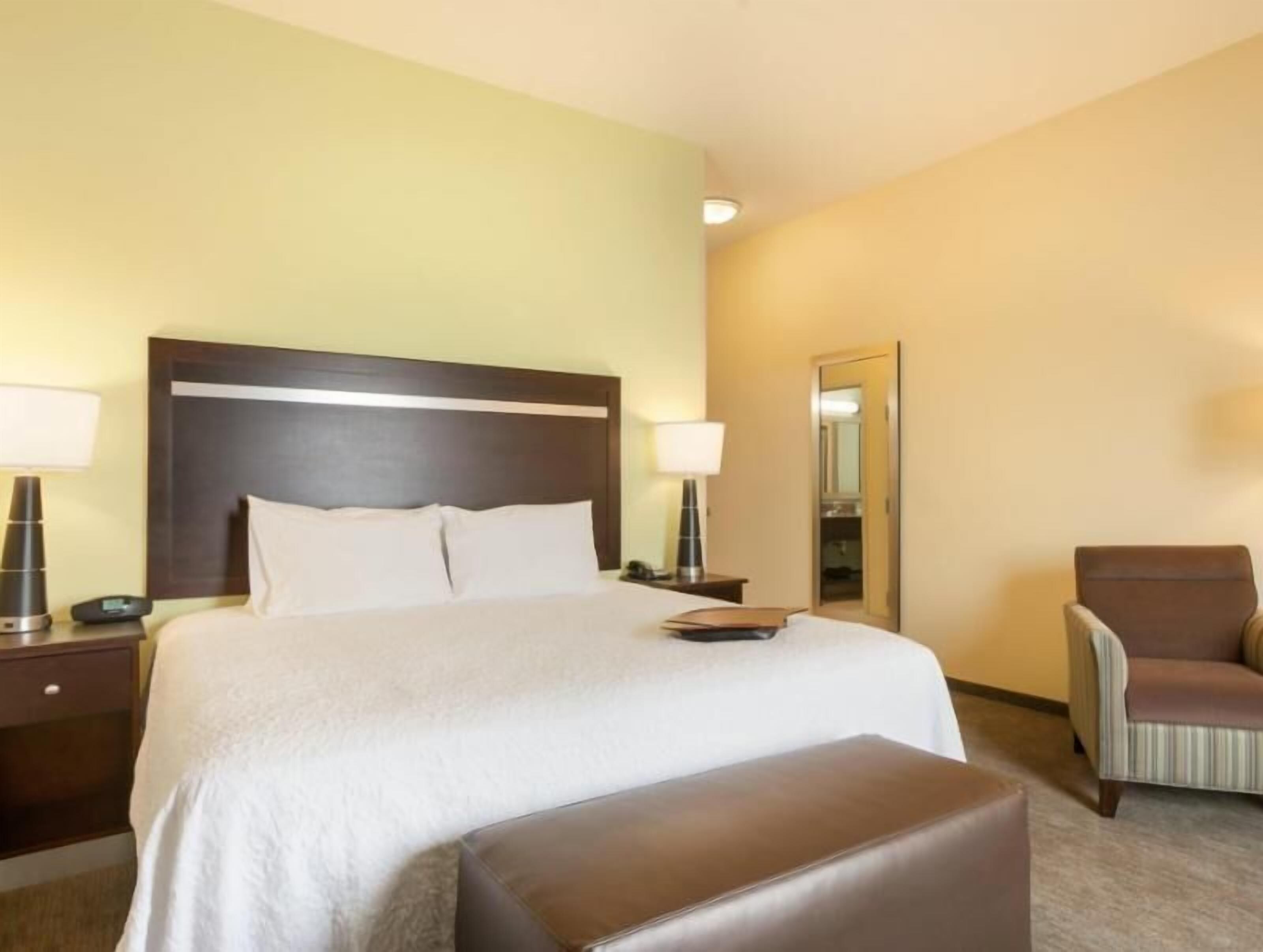 Desk, iron/ironing board, free cots/infant beds, free WiFi