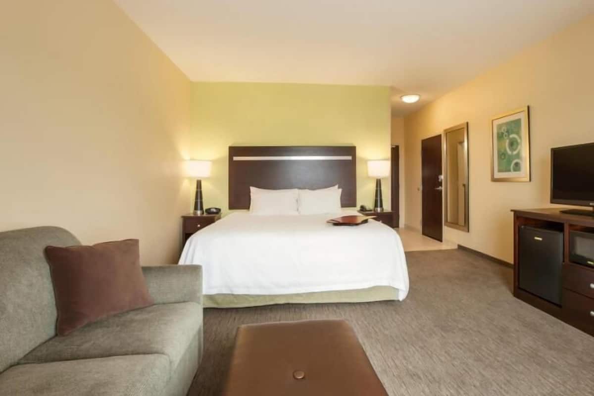 Desk, iron/ironing board, free cots/infant beds, free WiFi