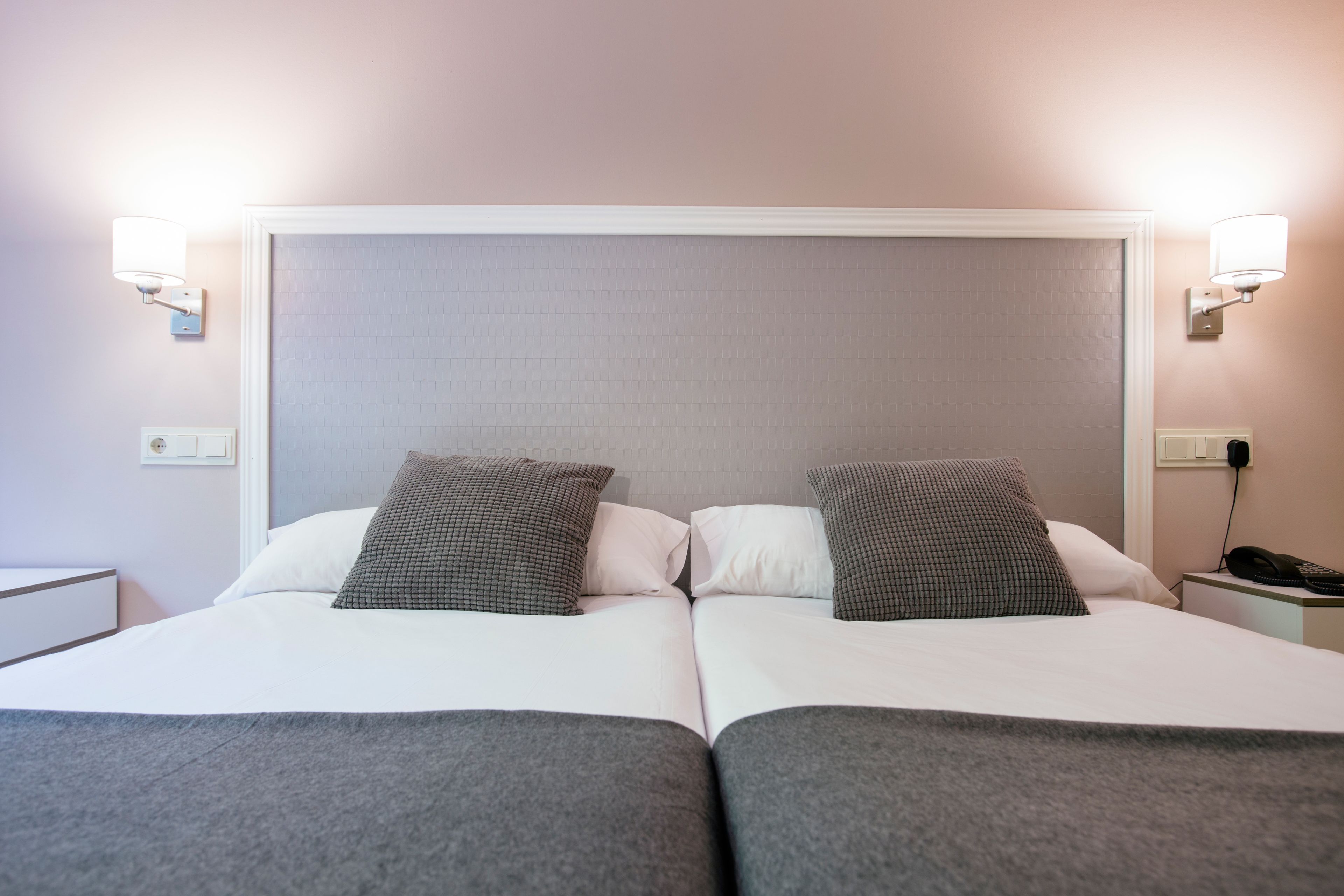 twin room | in-room safe, desk, free wifi, bed sheets