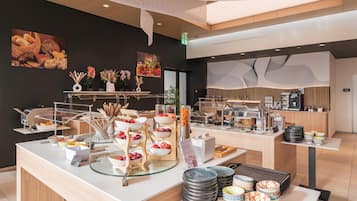 Daily buffet breakfast (CHF 20 per person)