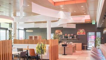 Frokostbuffé hver dag (CHF 20 per person)