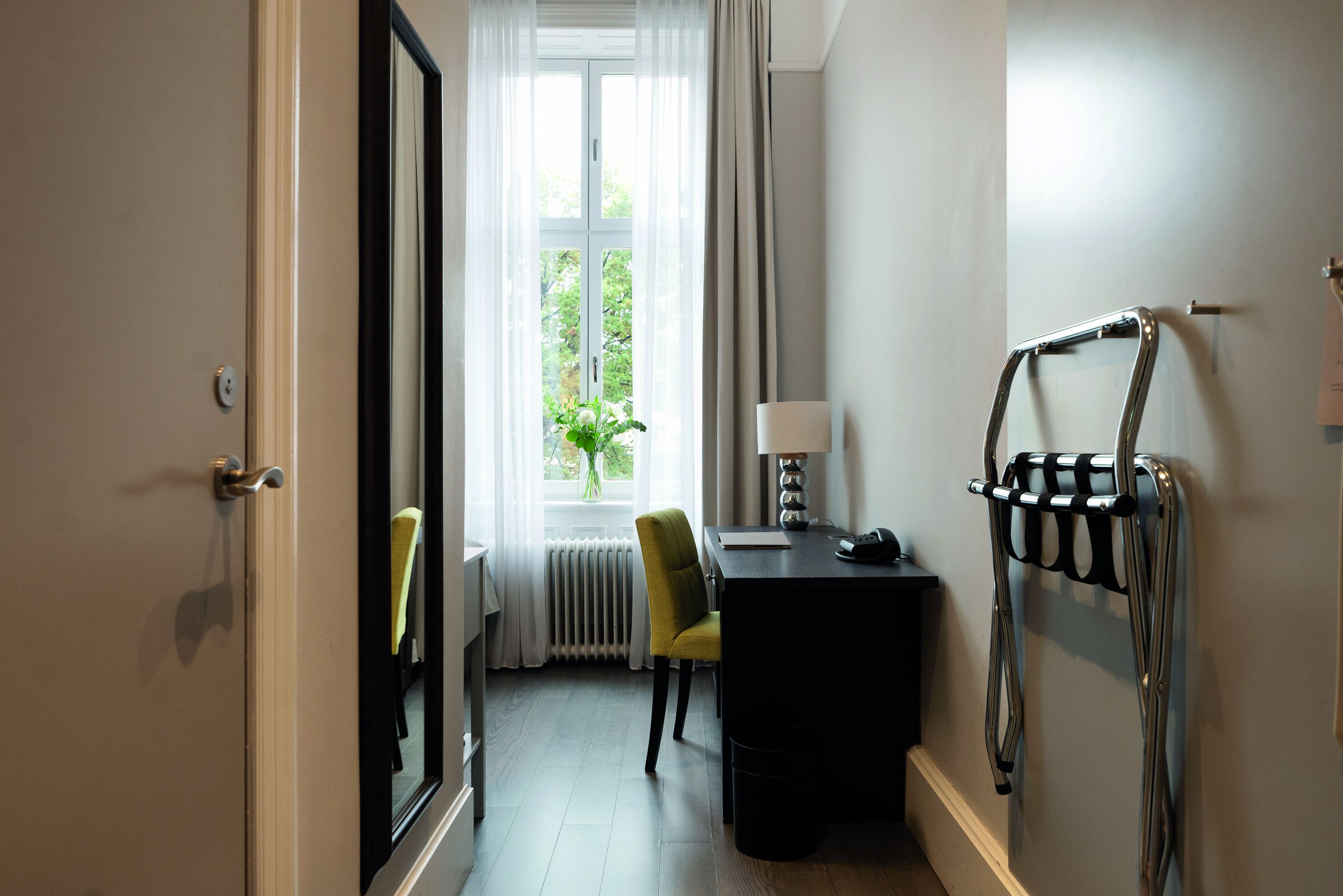 single room | minibar, in-room safe, desk, blackout curtains