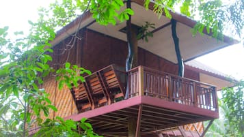 Tree House Deluxe Air-con | Escritorio