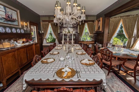 Comedor. South Broadway Manor