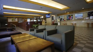 Lobby sitting area - Wisterian Life Club Verde no Mori (Hakone)