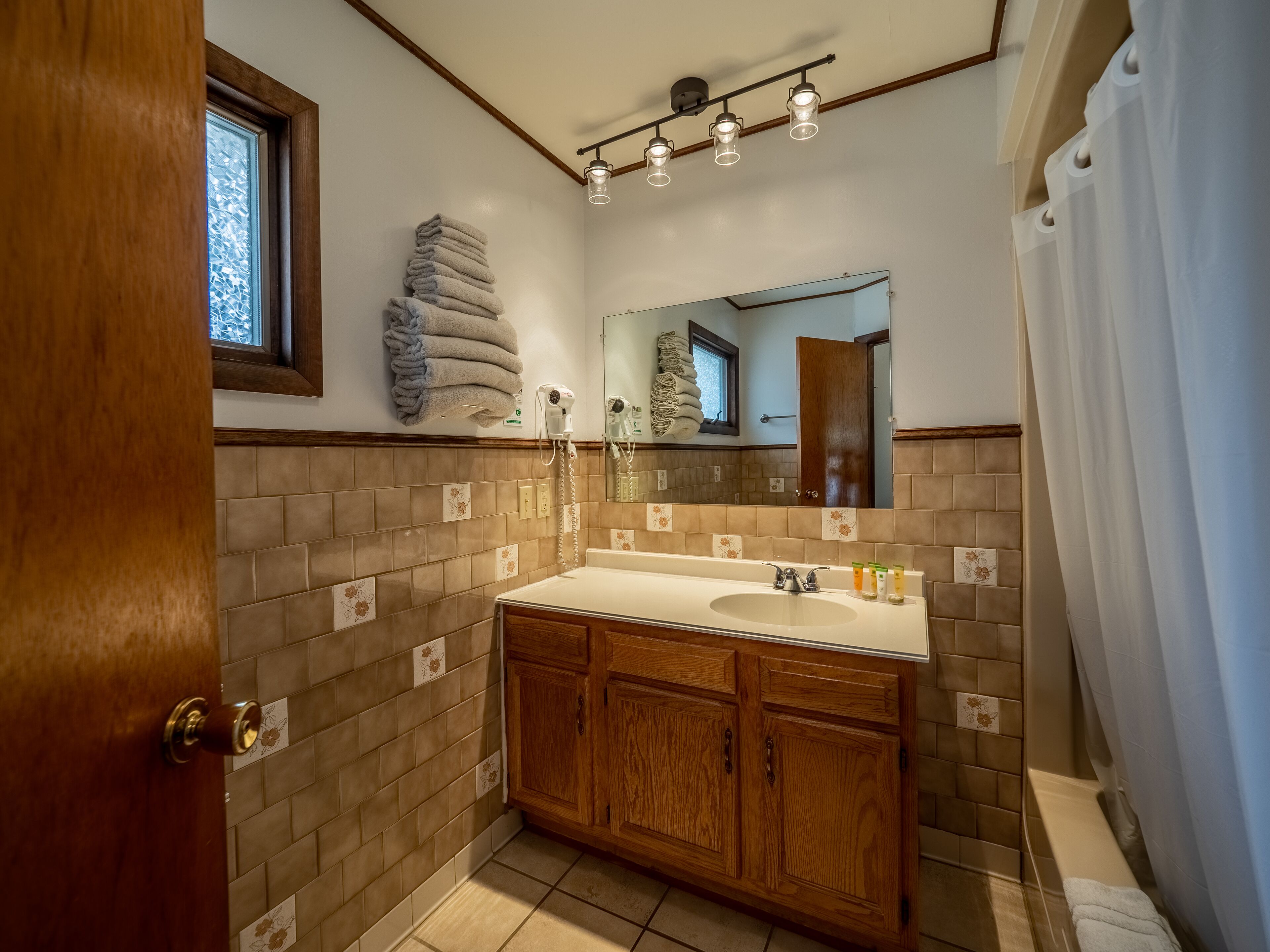 Foto - Lake 'N Pines Motel