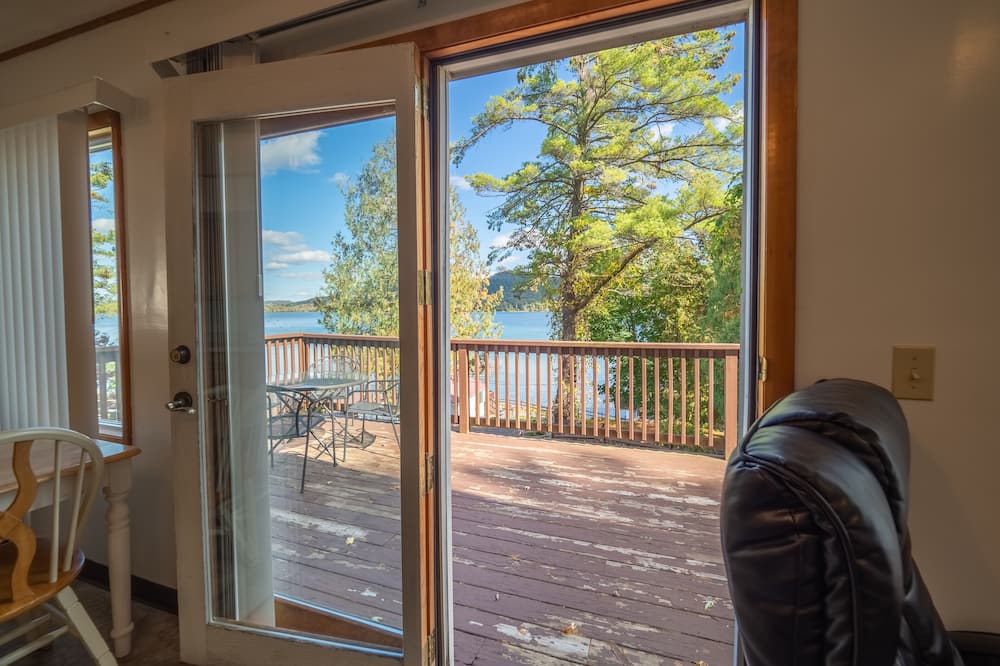 Lake 'N Pines Motel