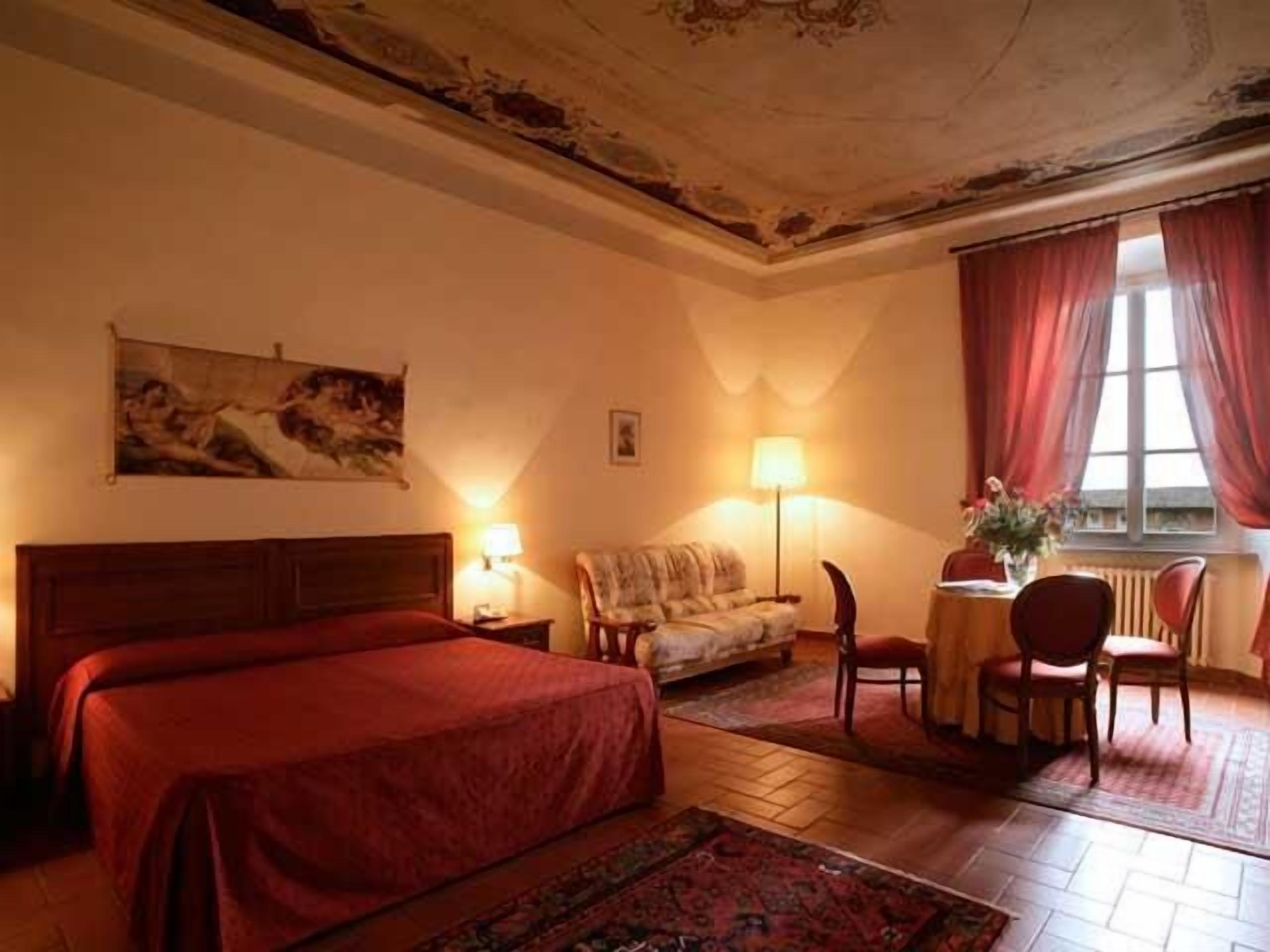 minibar, in-room safe, individually decorated, individually furnished