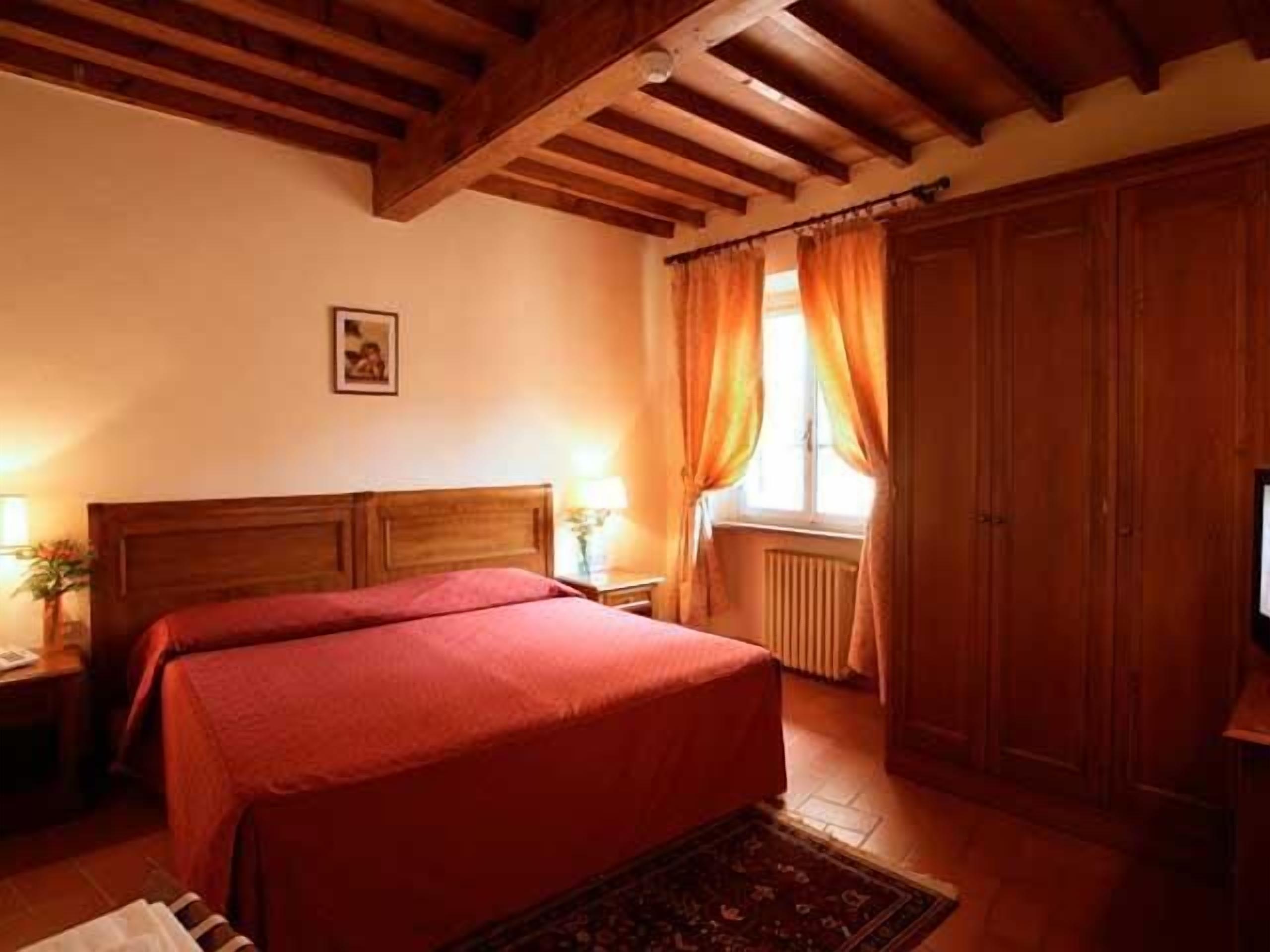 minibar, in-room safe, individually decorated, individually furnished