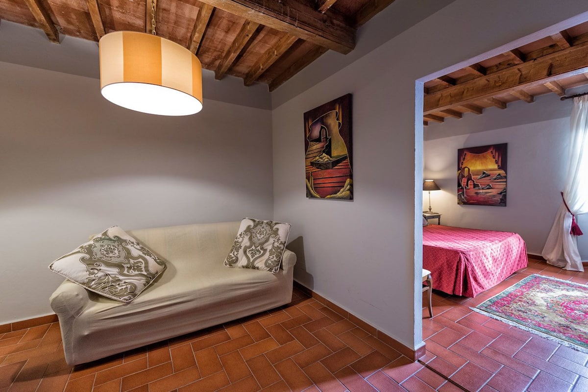 junior suite | living area | flat-screen tv