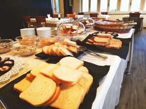 Breakfast buffet - Hotel Miravalle (San Miniato)