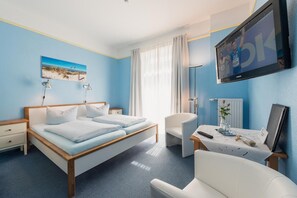 In-room safe, free WiFi, bed sheets - Hotel am Wind (Grossenbrode)