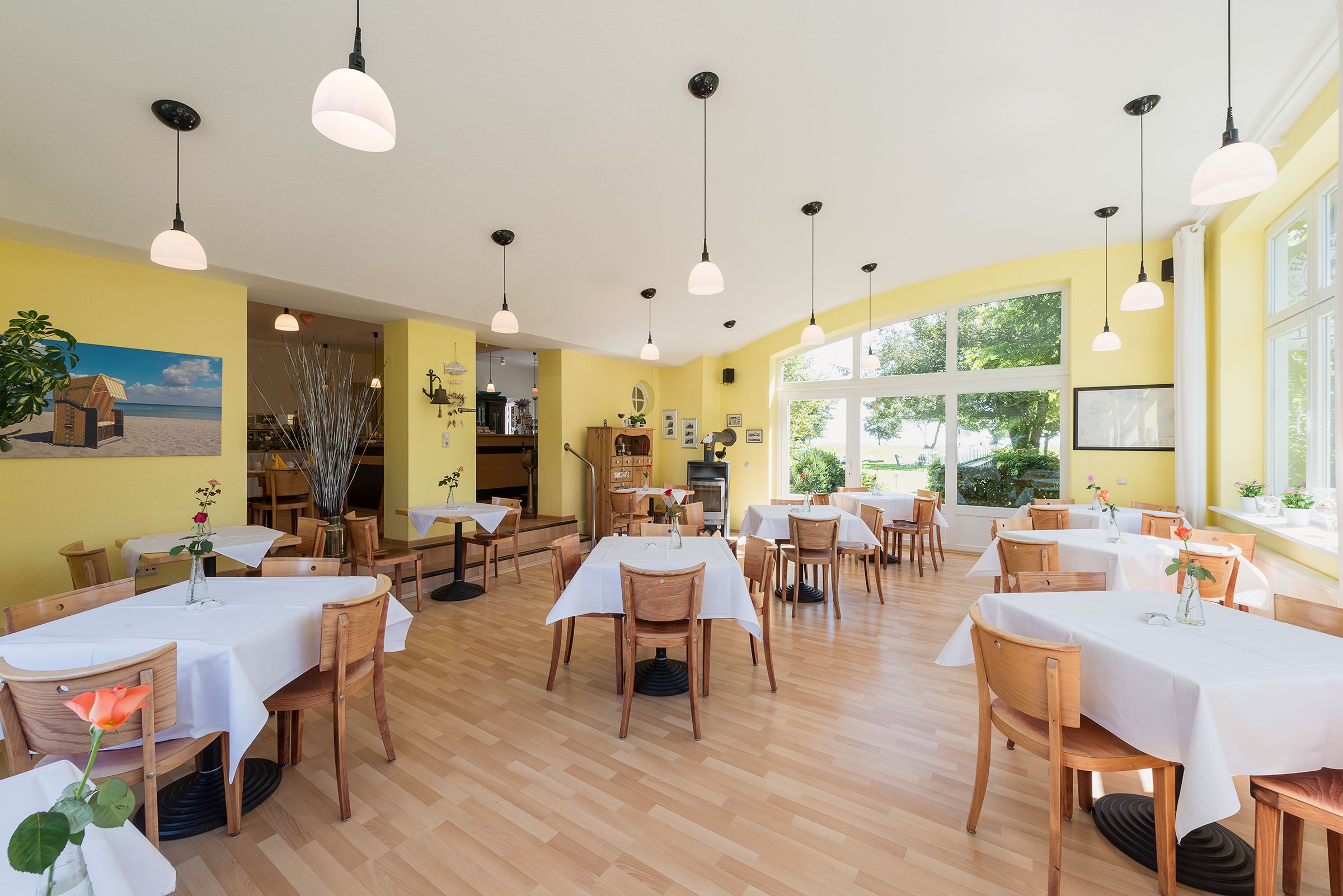 Desayuno buffet (EUR 12.5 por persona) 