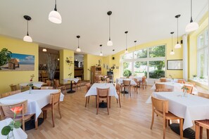 Daily buffet breakfast (EUR 12.5 per person) - Hotel am Wind (Grossenbrode)