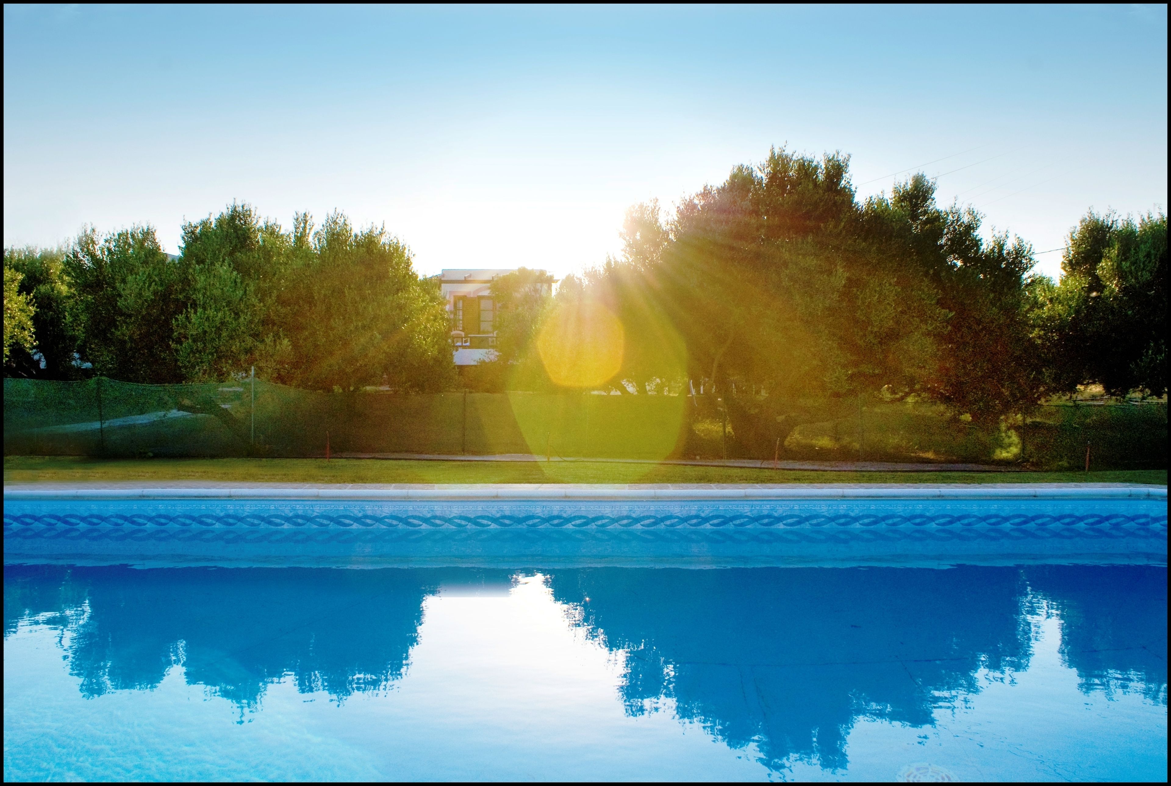 Seasonal outdoor pool, pool umbrellas, sun loungers