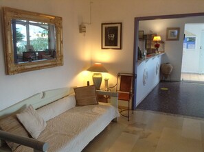 32 吋智能電視連數碼電視頻道、電視