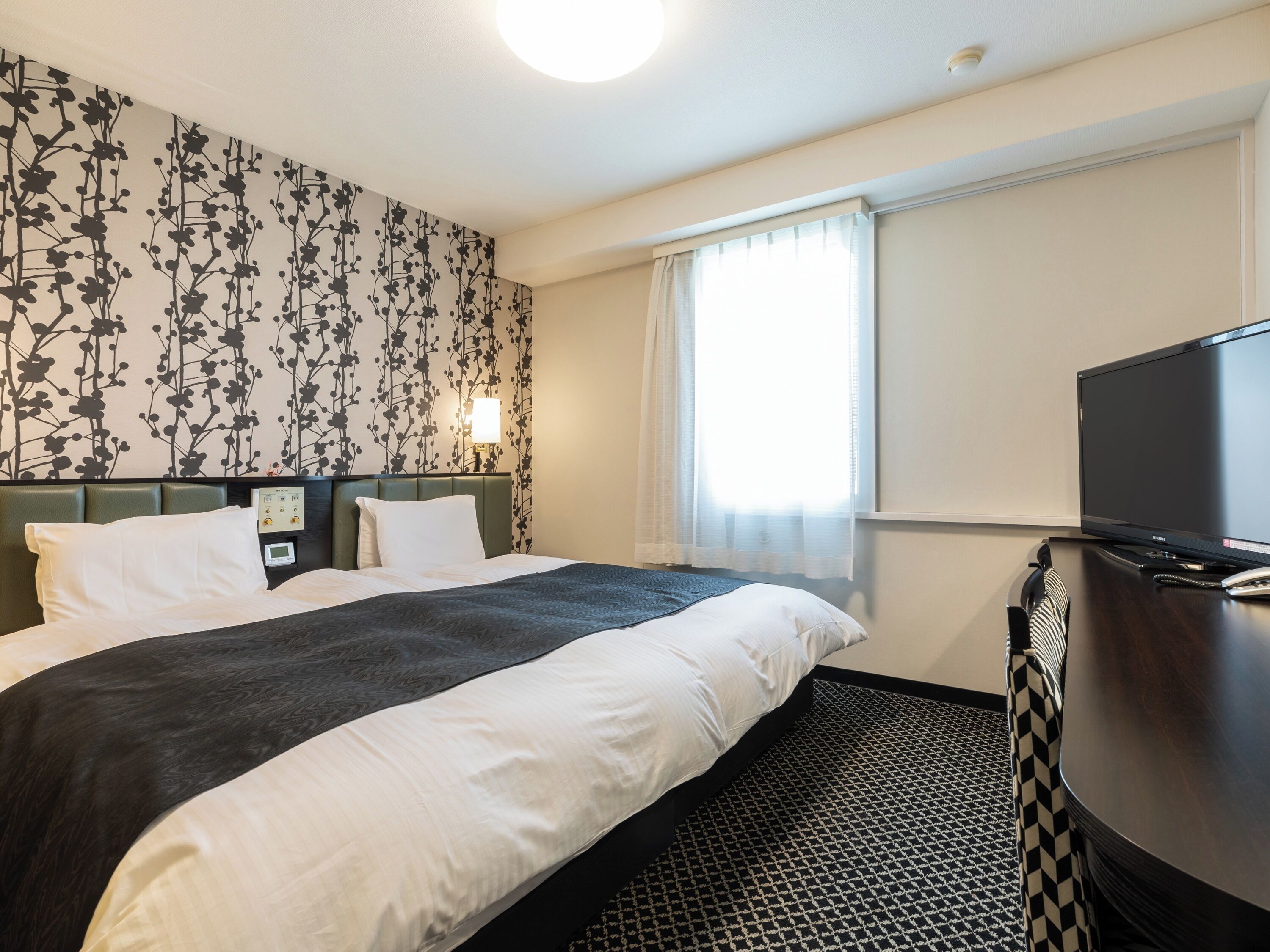 Bureau, rideaux occultants, Wi-Fi gratuit, draps fournis