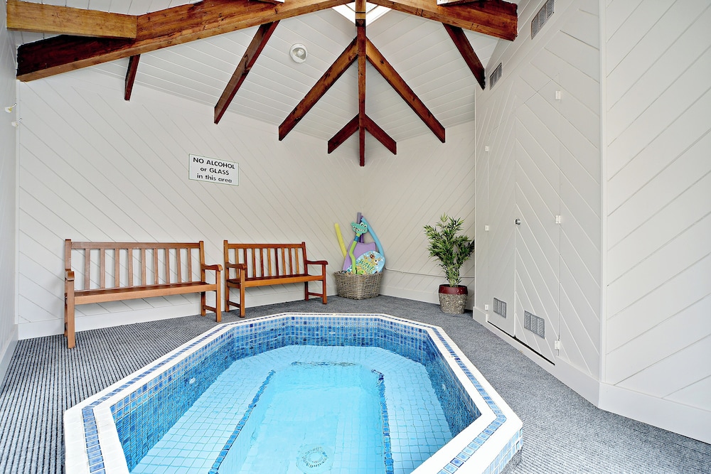 Takapuna Motor Lodge by null