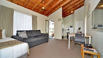 Standard Apartment, 1 Bedroom | Living room | TV