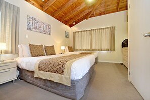 Departamento estándar, 1 habitación | Escritorio, tabla de planchar con plancha, cunas y camas extra 