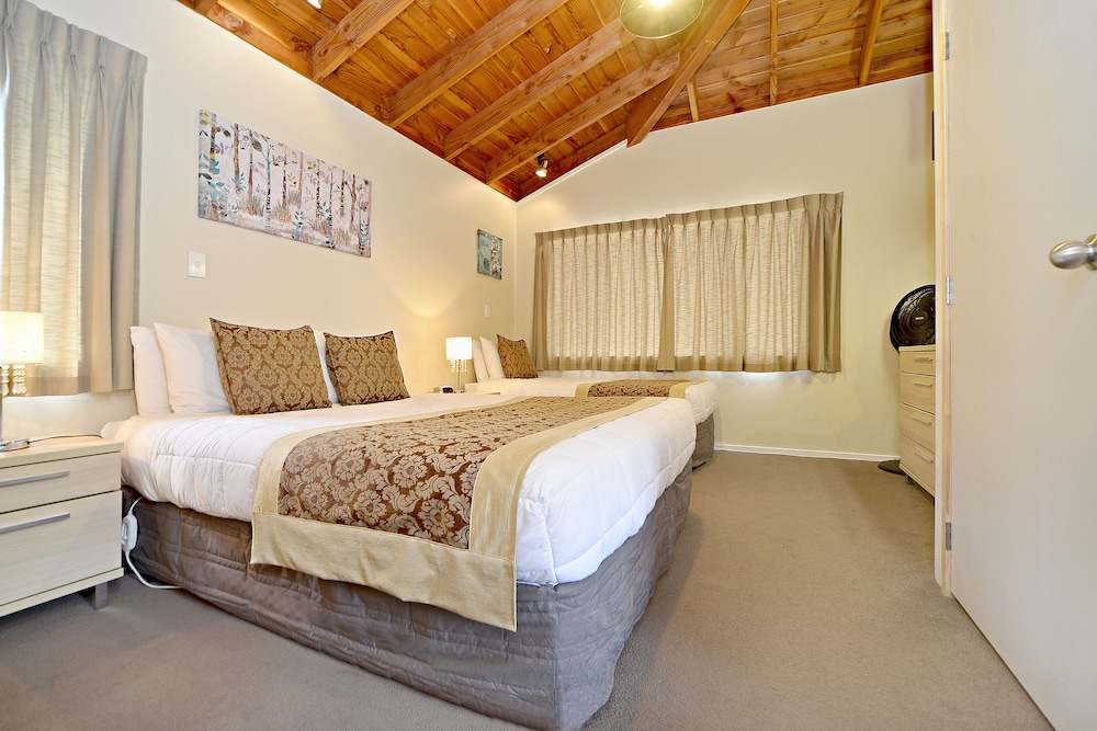 Takapuna Motor Lodge by null