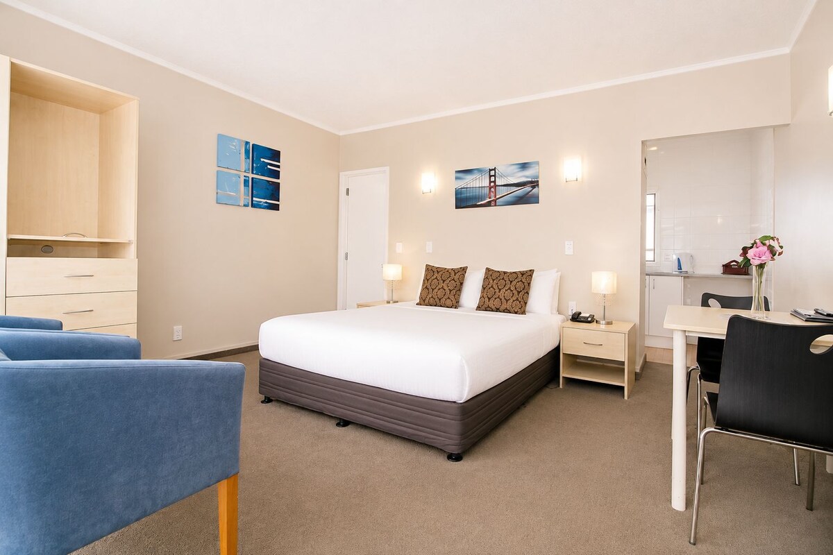 Studio, 1 Queen Bed