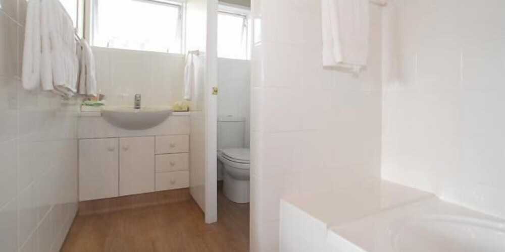 Takapuna Motor Lodge by null