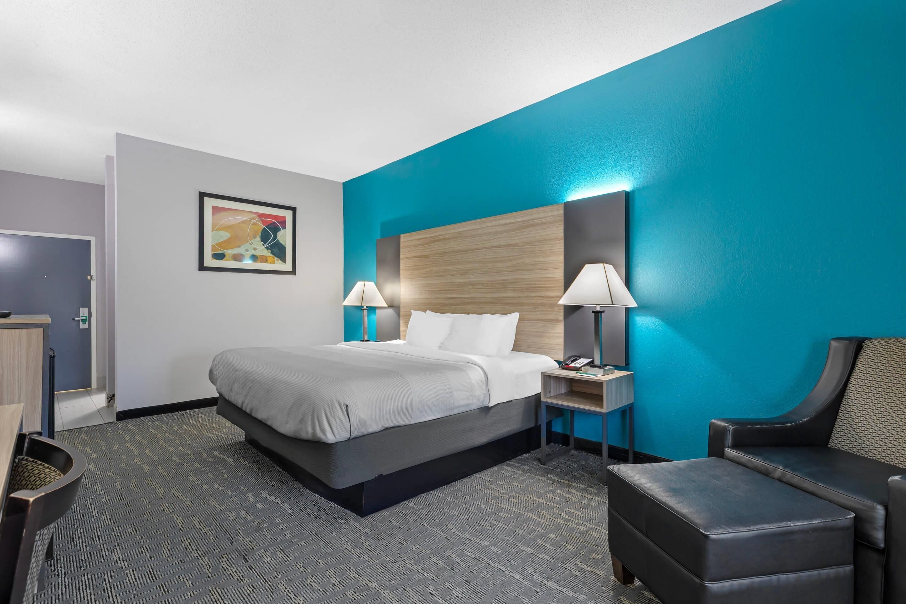 Desk, free WiFi, bed sheets