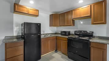 Efficiency, Suite, 1 kingsize-seng, ikke-røyk | Skrivebord, wi-fi (inkludert) og sengetøy