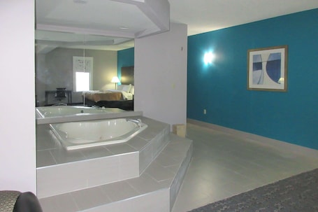 办公桌、免费 WiFi、床单