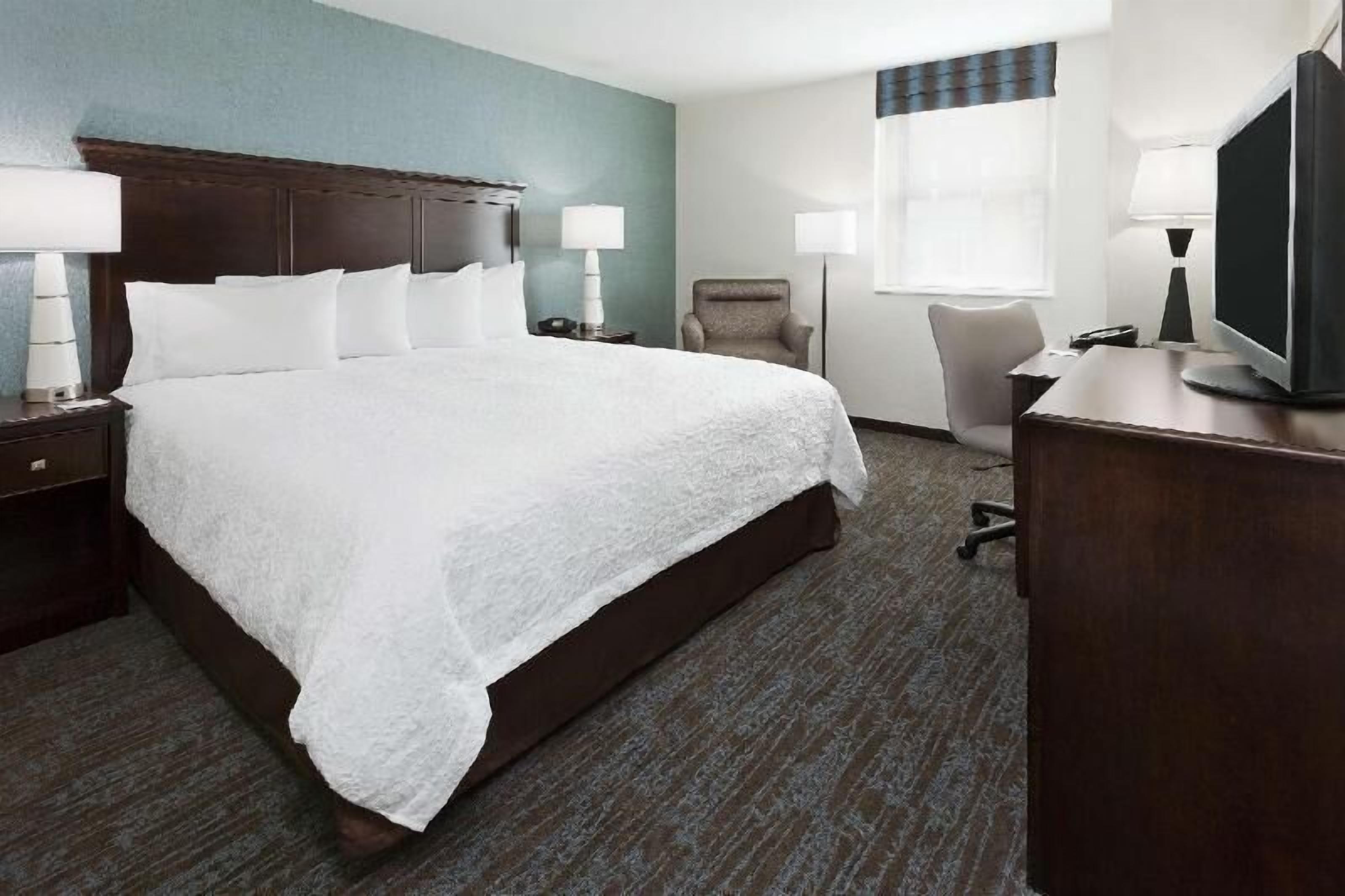In-room safe, desk, laptop workspace, iron/ironing board