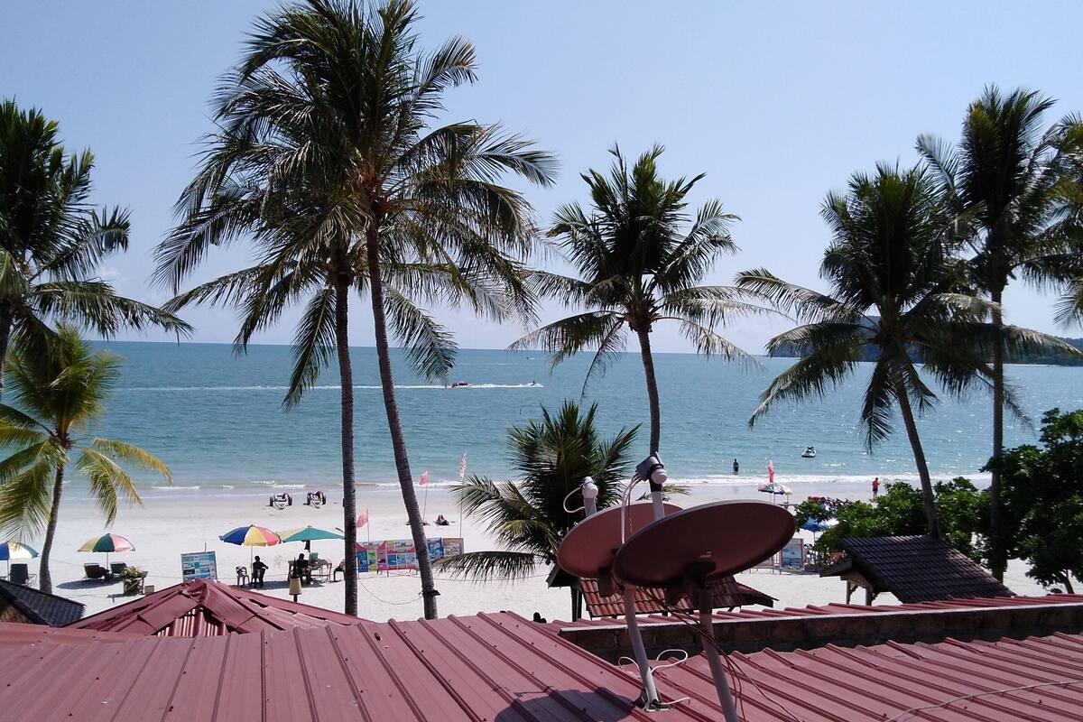 Family Apartment, 2 Bedrooms, Sea View | 2 bedrooms, desk, bed sheets