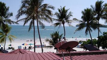 Family Apartment, 2 Bedrooms, Sea View | 2 bedrooms, desk, bed sheets