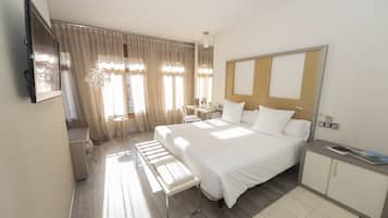 Minibar, coffres-forts dans les chambres, bureau, chambres insonorisées