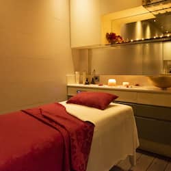 Couples treatment rooms, sauna, hot tub, Turkish bath, body treatments