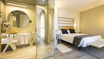 Suite | Minibar, in-room safe, desk, soundproofing