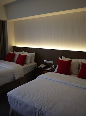 Deluxe Quadruple Room, Park View | Iron/ironing board, free WiFi, bed sheets - Emperor Hotel (Taipei)
