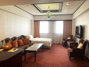 Suite (King Suite) | Een strijkplank/strijkijzer, gratis wifi, beddengoed